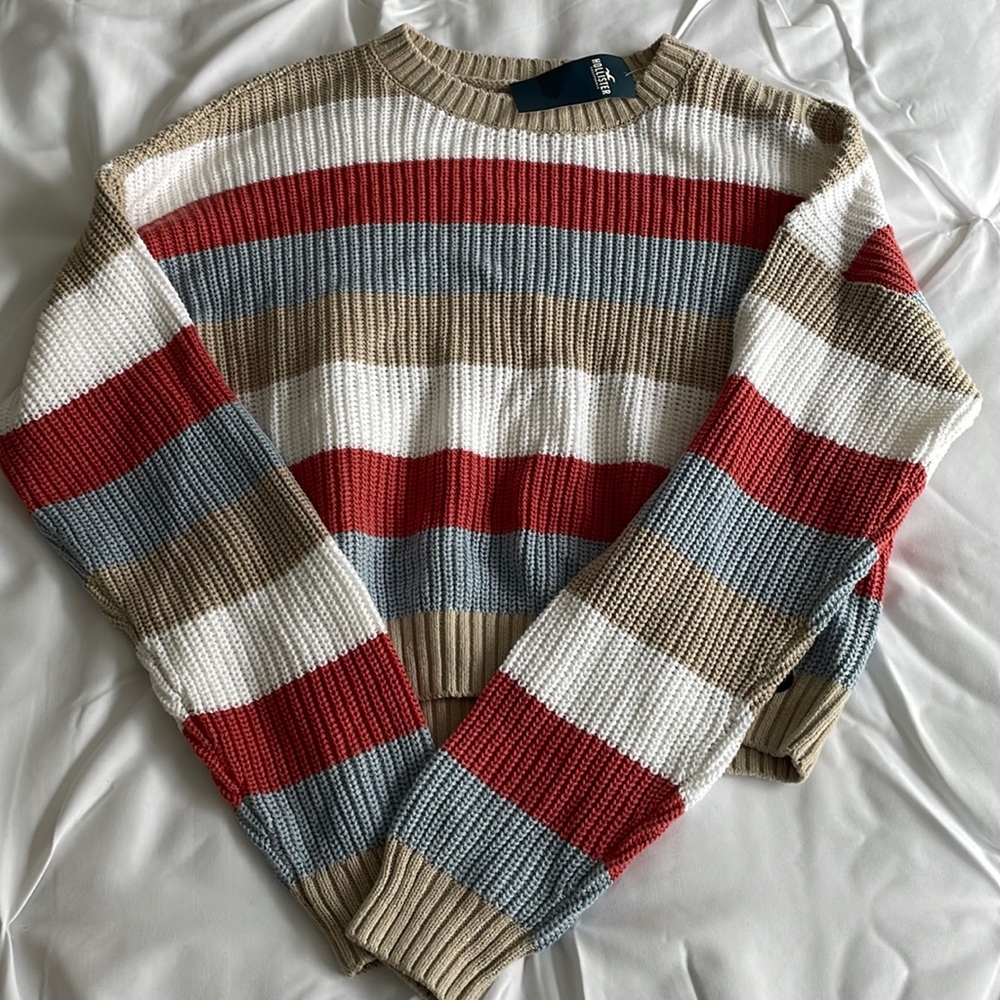 Hollister sweater